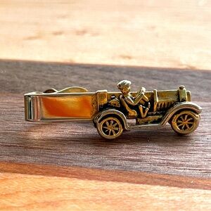 Vintage Swank Tie Clip - Old Fashioned Car with Driver - Gold Brass Tone